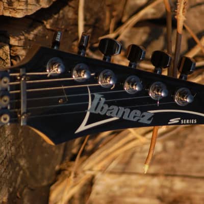 Ibanez S320 Standard