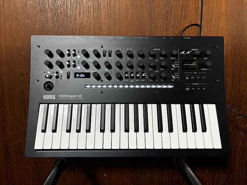 minilogue xd 4voice Analog Synthesizer w/ power supply Reverb