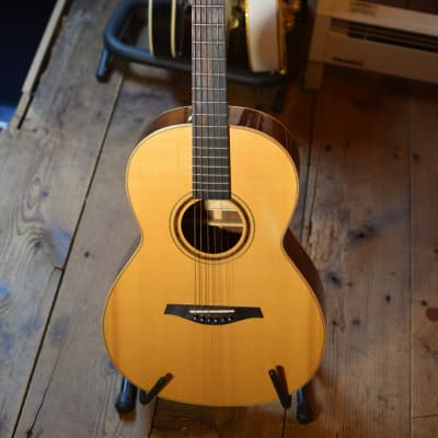 Beneteau 000-12 Acoustic Guitar -  Honduras Rosewood Back & Sides for sale