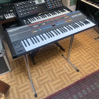 Roland Juno-106 with MSQ-100, Stand and Case
