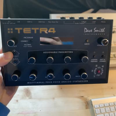 Dave Smith Instruments Tetra Desktop 4-Voice Polyphonic Synthesizer 2009 - 2016 - Black