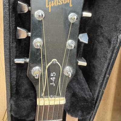 Gibson J-45 Deluxe 1979 - Sunburst + Case image 20