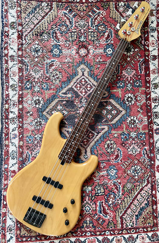 Ultra rare fretless Ibanez RB686 Roadstar II Bass Series