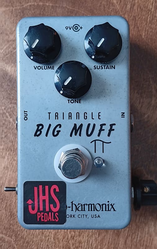 JHS Electro-Harmonix Triangle Big Muff Reissue with 