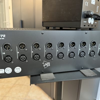 API 500VPR 10-Slot 500 Series Rack with L200 PSU 2019 - Present - Black image 3