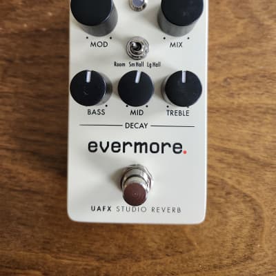 【ほぼ新品】UAFX Evermore Studio Reverb Amazon.com: Universal Audio UAFX Evermore Studio Reverb Pedal