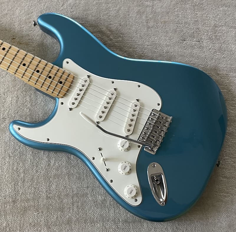 2014 Fender Left Hand Standard Stratocaster Lake Placid Blue Maple  Fretboard Lefty Strat MIM Mexico | Reverb