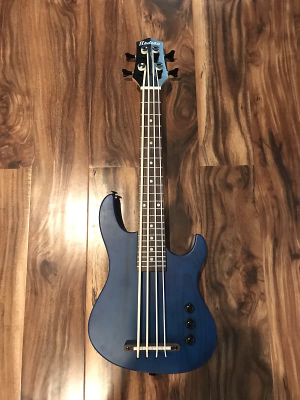 Hadean solid deals body uke bass