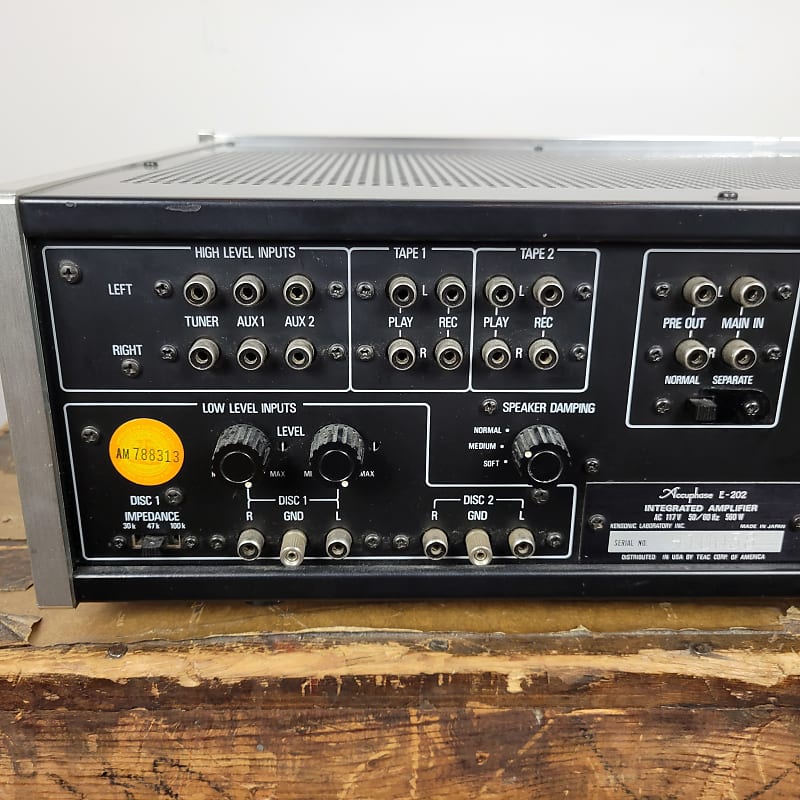 Accuphase E-202 インテグレーテッドアンプ Accuphase（アキュフェーズ） E-202』プリメインアンプ USED