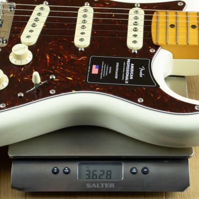 Fender American Professional II Strat Maple Olympic White US23038018 image 3