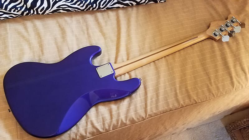 1998 Fender Jazz Bass Squier Series 4-String Bass Guitar