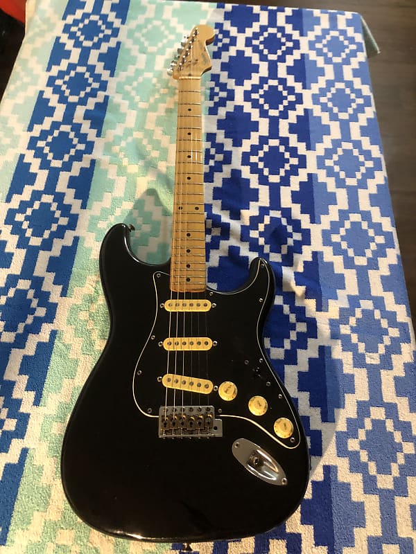 FENDER SQUIRE STRATOCASTER MID 1980'S BLACK Reverb