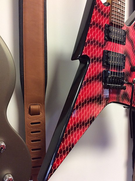 【きれいめファッション51選】上品さと清潔感をキープし Snakeskin Red Bird Iron Rich B.C. Art Guitar Shredder Series ギター