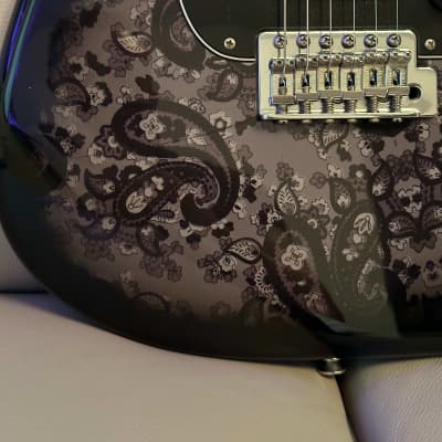 Fender FSR Black Paisley HSS Stratocaster 2012 - Black Paisley image 4