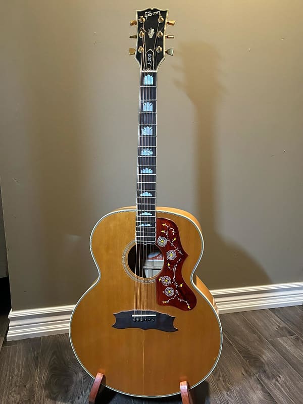 Gibson J-200 Artist 1970 - 1985