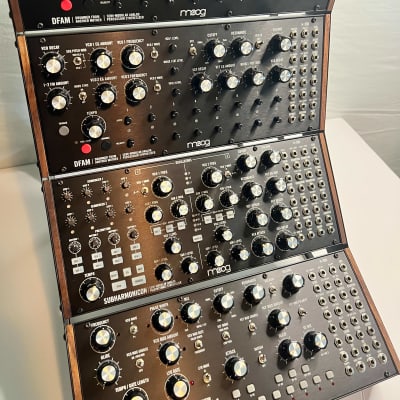 Moog Sound Studio 4 TIER Mother-32 /(2x) DFAM Moog Sound Studio 4 TIER Mother-32 /(2x) DFAM