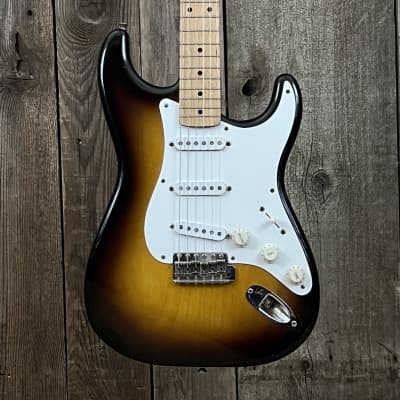 Fender Stratocaster Sunburst and Tweed Vibrolux 5F11 Amplifier One Owner Vintage 1957 image 2