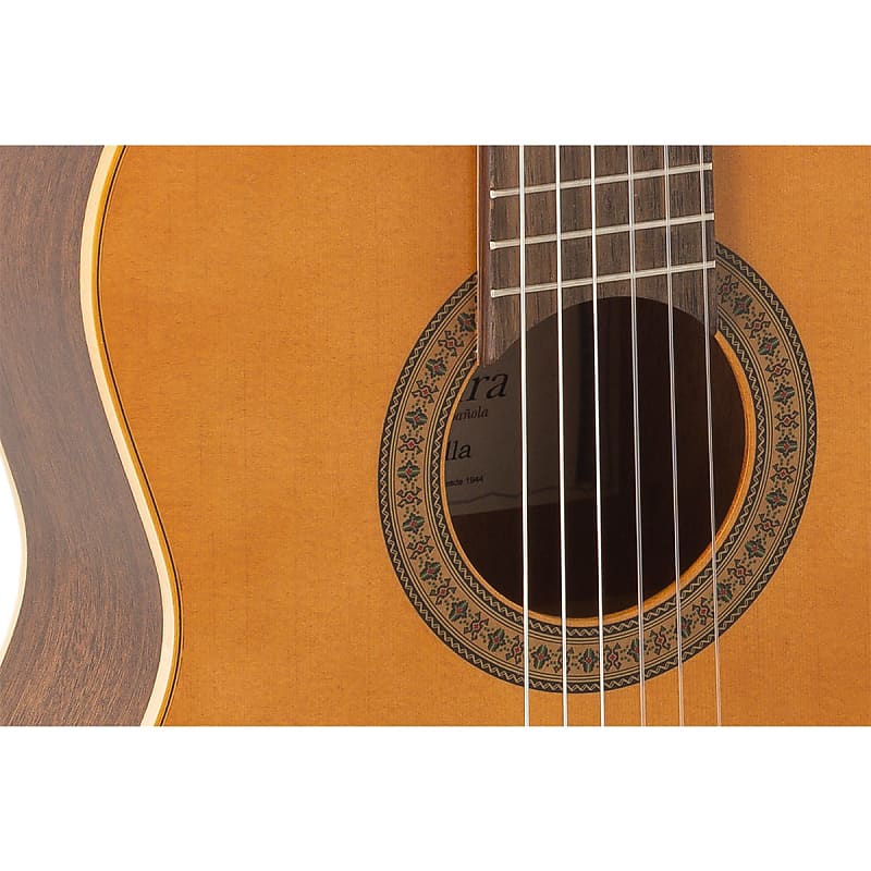 Admira Sevilla classical guitar