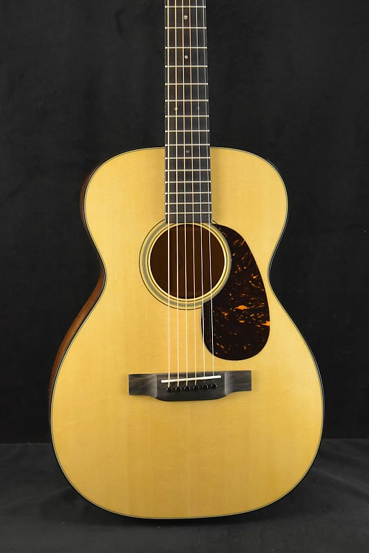 Martin 0-18 Natural image 1