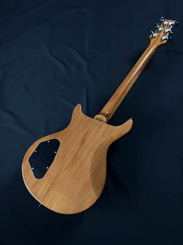 Gene Baker b3 Guitars SL-K - Black Top, Includes Hardshell Gene Baker b3 Guitars SL-K - Black Top, Includes Hardshell