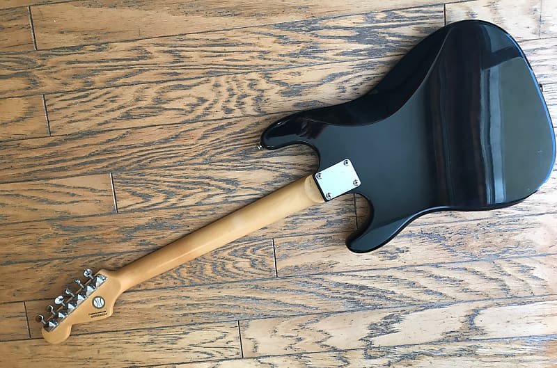 Squier by Fender Bullet Stratocaster 2005 Black Humbucker Squier by Fender Bullet Stratocaster 2005 Black Humbucker