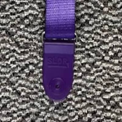 Souldier SLD-SLPUR 2-Inch Locking Seatbelt Guitar Strap - Purple image 3