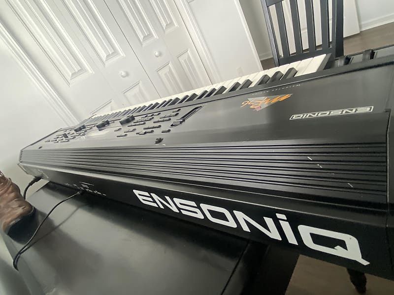 「手渡しのみ 」Ensoniq MR-76 エンソニック Keyboard Crown jewel the Ensoniq MR-76 Workstation with Kris