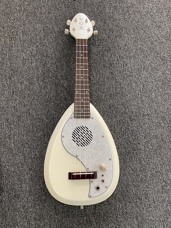 Vox VEU33C Teardrop Electric Uke Ukulele builtin amplifier Reverb