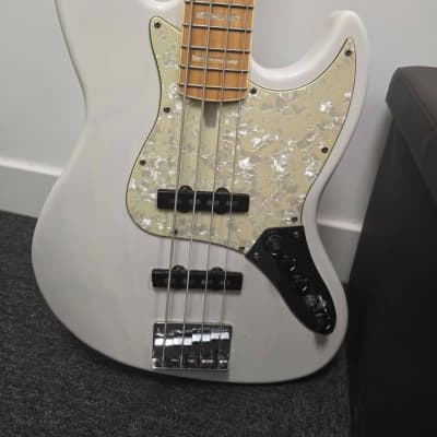 ベース Edwards / E-PB-83R/LT Vintage White Edwards E-PB-83R/LT Vintage White [SN ED1232279] (05/10