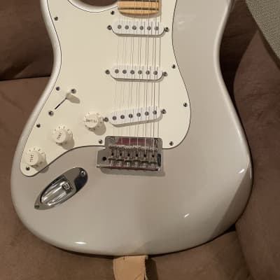 Left handed Fender American Standard Stratocaster Left-Handed with Maple Fretboard 2008 - 2012 - Blizzard Pearl image 2