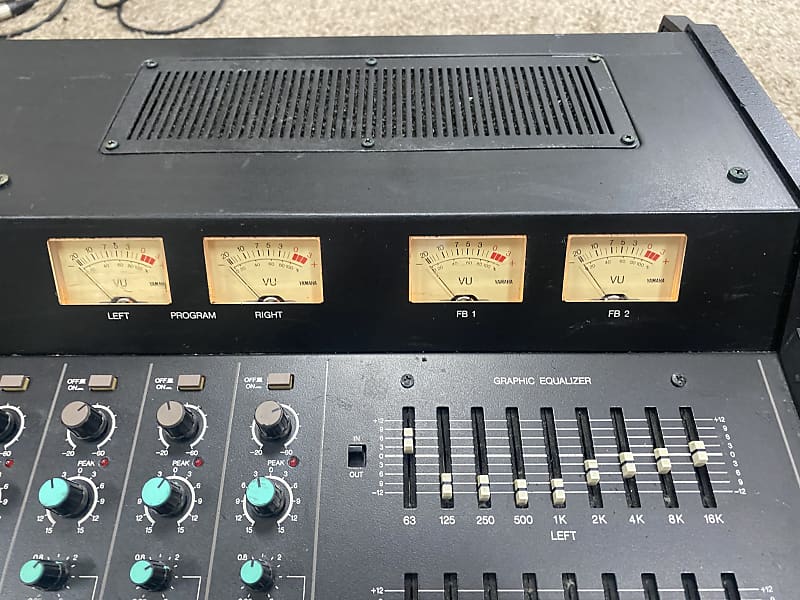 Yamaha EMX300 12 Channel/3 Buss 250W Stereo Powered Mixer