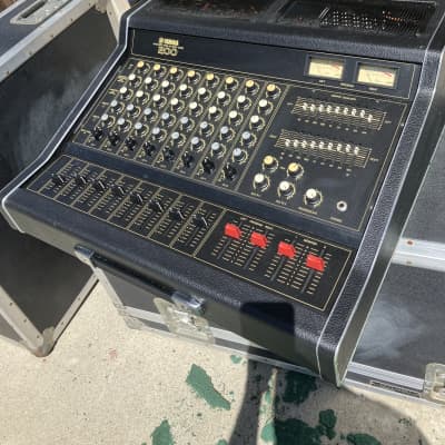 Yamaha Integrated Mixer EM Series Model 200 - 8 Channel Audio Mixer W/ case