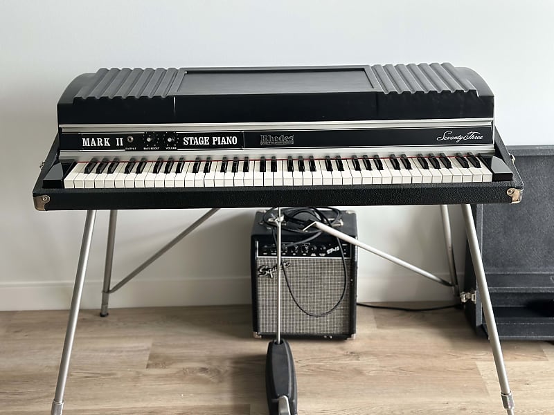 Rhodes Mark II Stage 73 Piano 1981 – Chicago Music Exchange