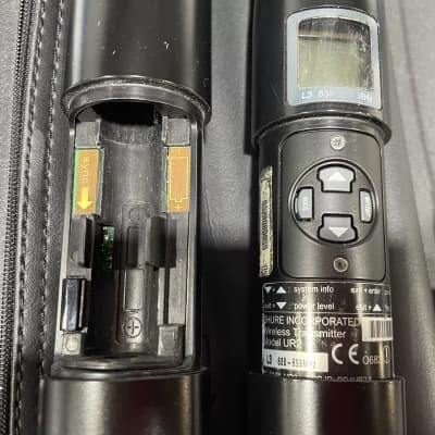 Shure UR4D L3 Dual Wireless Receiver W/2 UR2 Handheld Transmitters #2417 (One) image 9