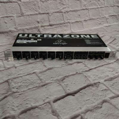 Ampli BEHRINGER KM750 2x200W RMS 8Ohm | Reverb Ampli BEHRINGER KM750 2x200W RMS 8Ohm | Reverb