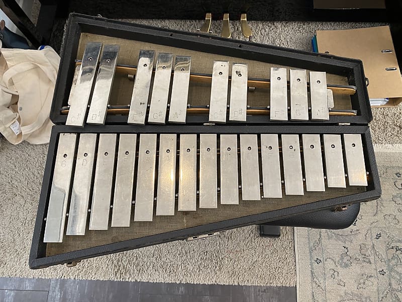 Unmarked 2 octaves Leedy Glockenspiel | Reverb