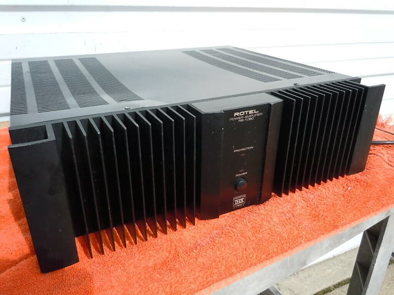 Rotel RB-1080 2 Channel Power Amplifier Right channel has Distortion As is