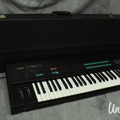 Yamaha DX9 Digital Programmable Algorithm Synthesizer in Very Good Condition