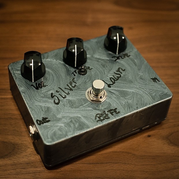 BJFE Silver Lawn Overdrive image 1