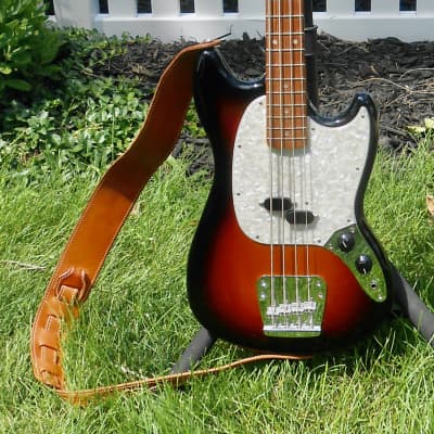 Fender Vintera '60s Mustang Bass 2019 - Present - 3-Color Sunburst image 6