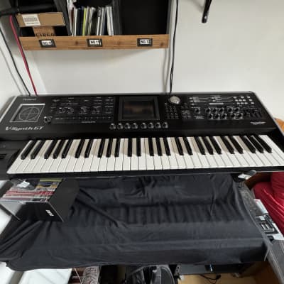 Roland V-Synth GT 61-Key Elastic Audio Synthesizer 2007 - 2009 - Black