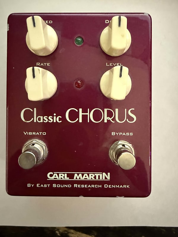 CARL MARTIN Classic CHORUS アナログコーラス Carl Martin-Classic Chorusデモンストレーションビデオ - YouTube