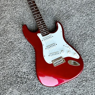 2021 Squier Classic Vibe Stratocaster '60s Candy Apple Red image 3