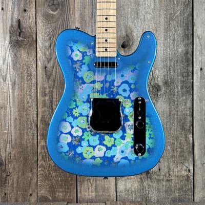 ギター Fender japan blue flower telecaster Fender Japan unveils eye-catching Blue Paisley and Blue Flower