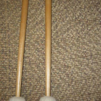 one pair new old stock (with packaging) Vic Firth T3 American Custom TIMPANI - STACCATO MALLETS (Medium hard for rhythmic articulation) Head material / color: Felt / White -- Handle Material: Hickory (or maybe Rock Maple) from 2019 image 16