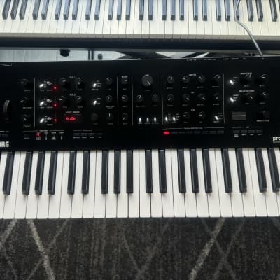 Korg Prologue 8 Polyphonic 49-Key 8-Voice Analog Synthesizer 2018 - Present - Black/Wood