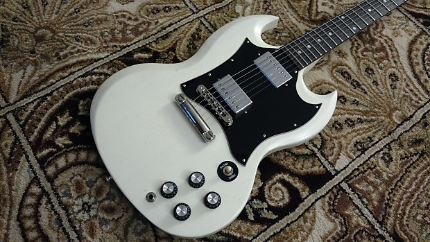Gibson sg 2025 faded white