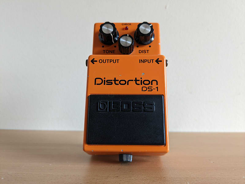 Boss DS-1 DS1 Distortion Vintage Guitar Pedal. Made in Japan 1984