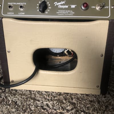Fender Champion 600 5-Watt 1x6" Guitar Combo 2007 - 2012 - Two-Tone Blonde / Brown upgraded tubes and front grill material image 2