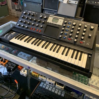 Moog MiniMoog Voyager Electric Blue Edition 44-Key Monophonic Synthesizer 2006 - 2015 - Black Cabinet